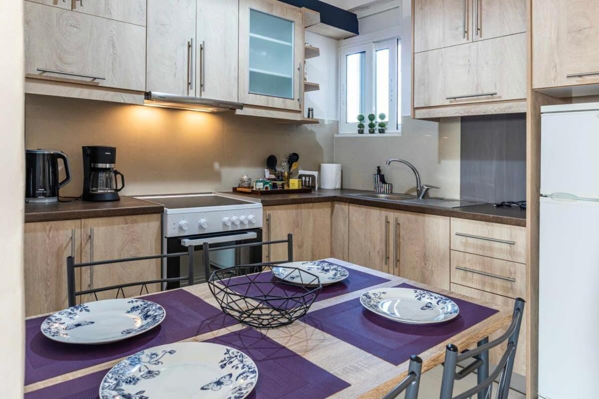 Comfy Central Square Gem With Balcony Apartment Kalamata Bagian luar foto